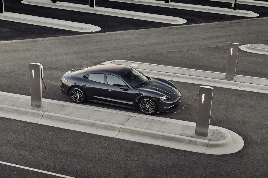  Porsche Taycan 4S 2020 года  (NA) (фото 17 из 29)
